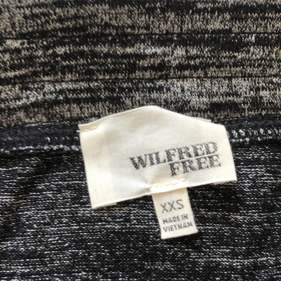 Xxs wilfred skirt (aritzia brand) - Picture 2 of 2